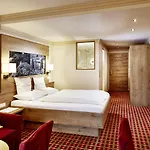 Vier Jahreszeiten Wellnessresort Achensee Hotel 4*