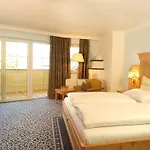 Vier Jahreszeiten Wellnessresort Achensee Maurach (Achensee)