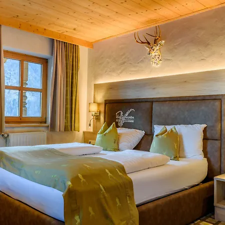Vier Jahreszeiten Wellnessresort Achensee 4*