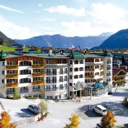 Vier Jahreszeiten Wellnessresort Achensee 4*
