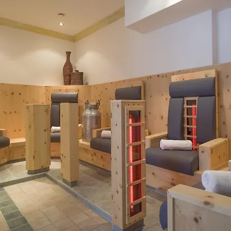 酒店 Vier Jahreszeiten Wellnessresort Achensee 毛拉赫