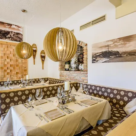 酒店 Vier Jahreszeiten Wellnessresort Achensee 毛拉赫