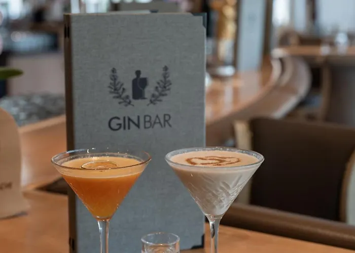 Vier Jahreszeiten Wellnessresort Achensee Otel Maurach (Achensee)