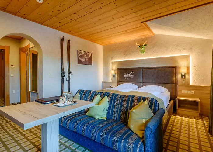 Vier Jahreszeiten Wellnessresort Achensee Otel Maurach (Achensee)