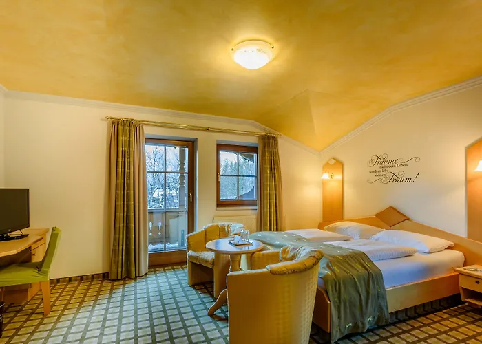 Vier Jahreszeiten Wellnessresort Achensee 4*