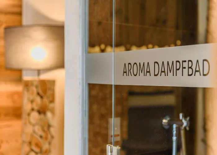 Vier Jahreszeiten Wellnessresort Achensee Otel Maurach (Achensee)