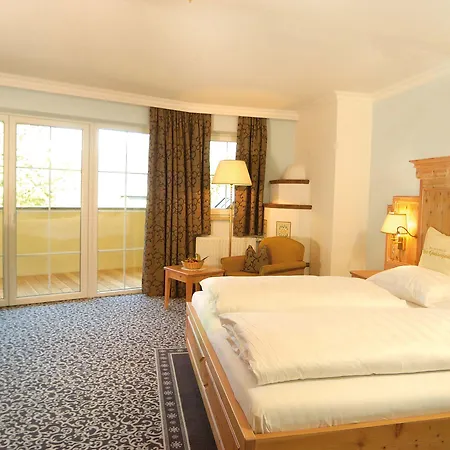 Vier Jahreszeiten Wellnessresort Achensee Maurach