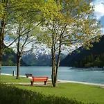 Vier Jahreszeiten Wellnessresort Achensee Hotel 4*